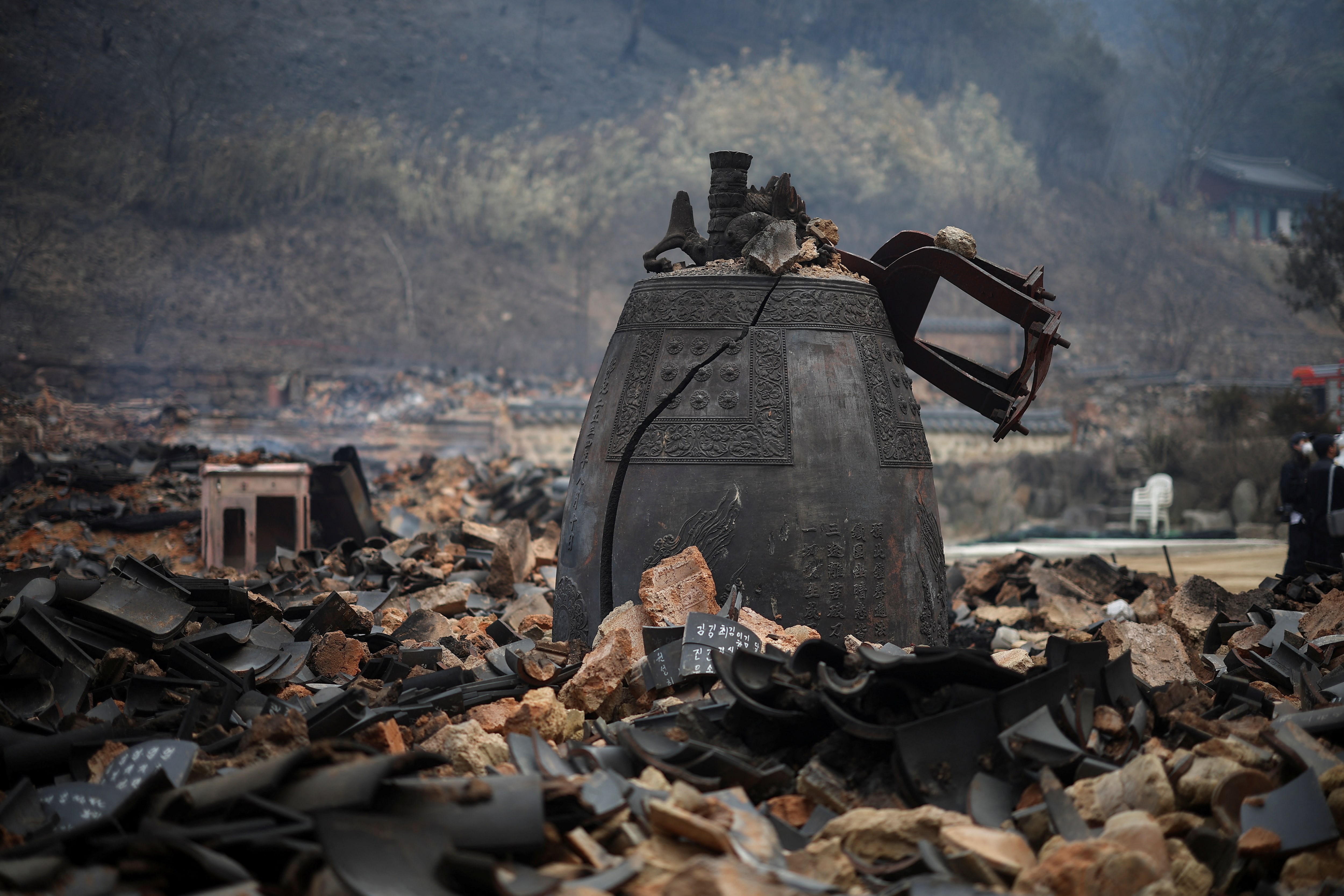 韓国山火事の死者26人、延焼続く 被害規模は史上最悪に