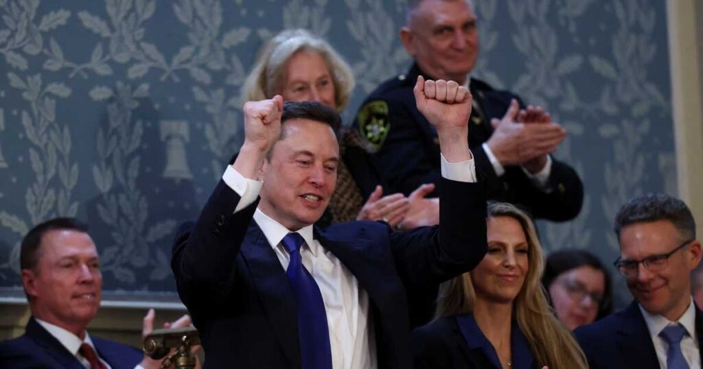 マスク氏は「多大な無駄遣い特定した」トランプ氏「ネズミのトランスジェンダー化」予算も（奥原慎平）