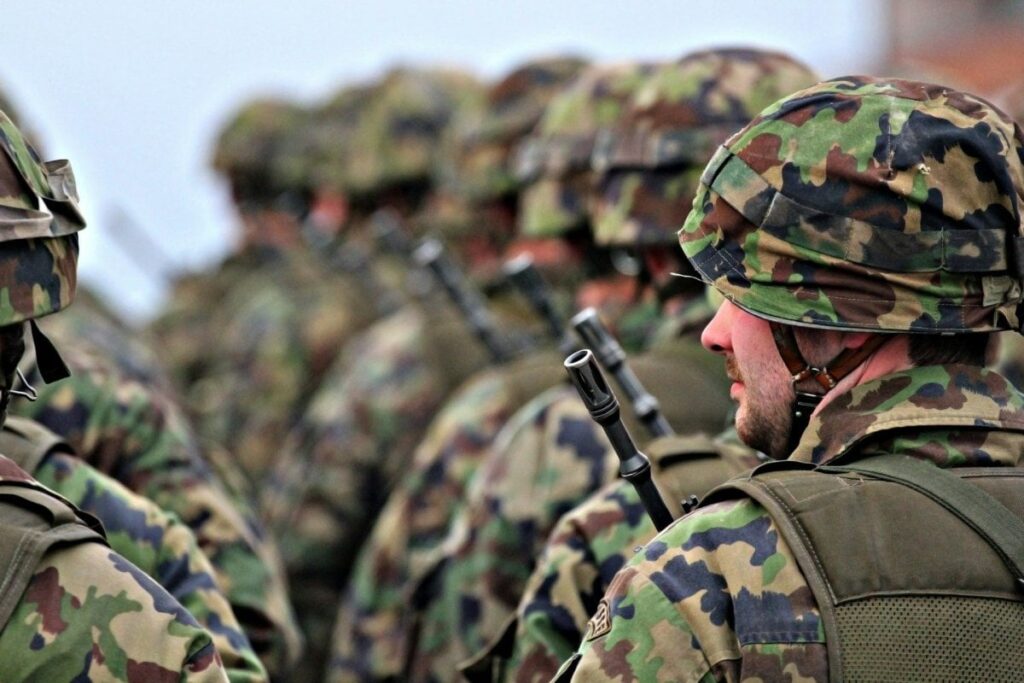 ヨーロッパは、米国なしで信頼できる防御を確立するために何千もの戦車と兵士を必要としています