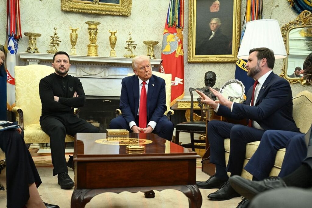 プーチンだけがトランプとゼレンスキーの争いの後にまだ微笑んでいます