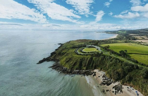 Paddy McKillen JNRのWicklow Beachは、4,000万ユーロのホリデーリゾートの計画をブロックした後、販売中です