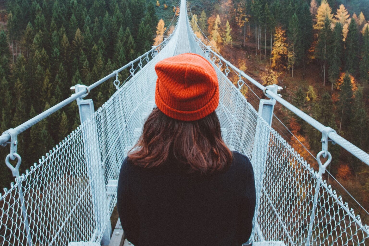 「吊り橋効果」恋愛対象にならない人だと効果がないどころか逆効果だった