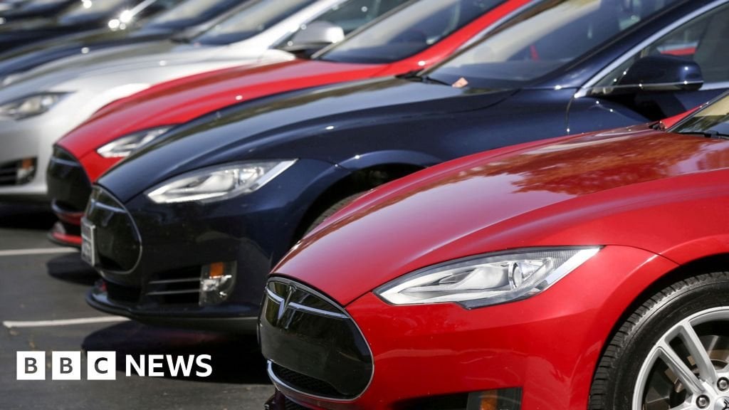 テスラ：ベルファストディーラーで破損した車両