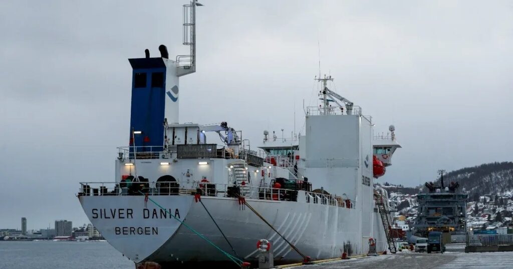 ノルウェーの海のガソリンスタンドは、米国軍艦を提供するために提供されていません