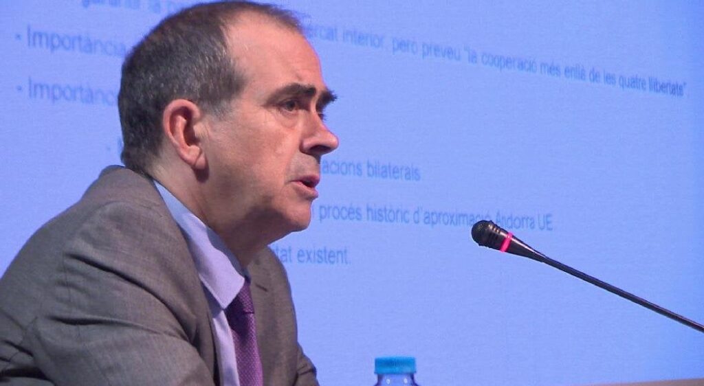 Alt Hurgellにフラットの建設に投資する専門家の実行可能なAndorra