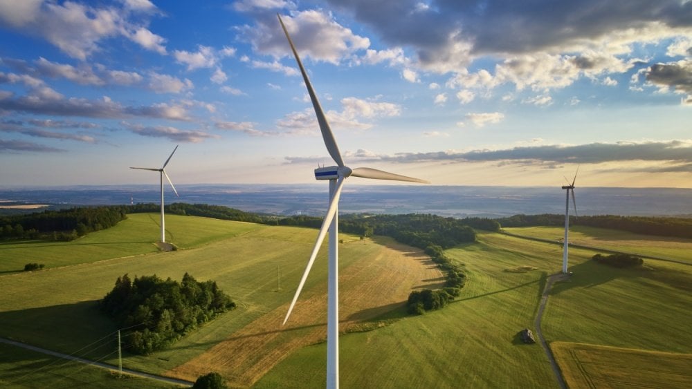 欧州連合の再生可能源からの電力は、2024年に47％に達します
