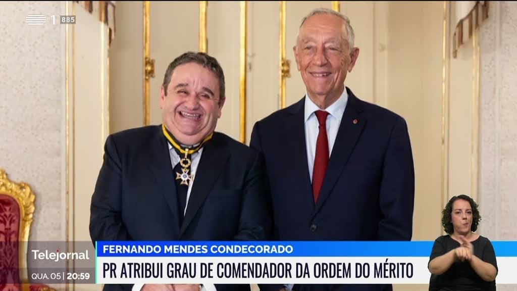 フェルナンド・メンデスは共和国大統領から授与されました