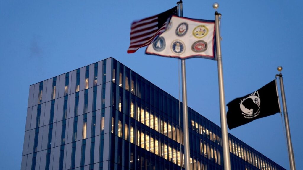 シニアは社会保障のチェックを逃した場合、不平を言いません、とコマース・ルトニック長官は言います