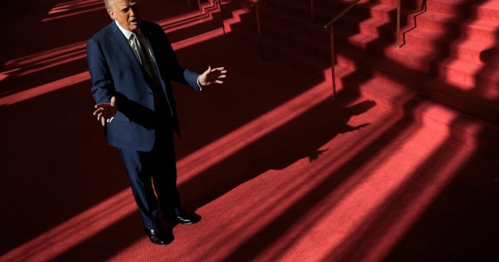 メディアは巨大な顔の植物でトランプに応じています - 独裁的な誤りを正常化するというマスコミの病理学的必要性は、破滅への道を舗装しています。