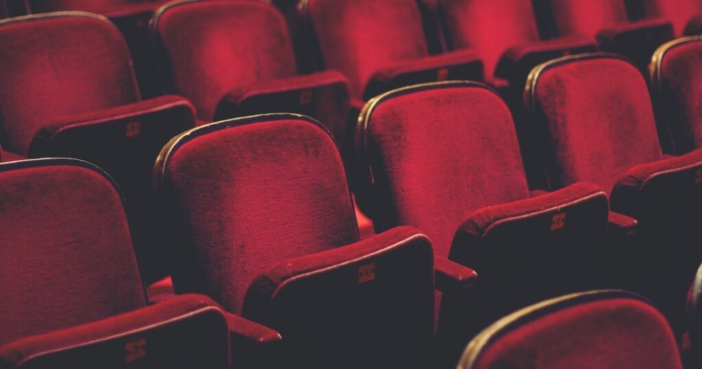 なぜ私たちは最近映画館に行きたいのですか？ - アイルランド時代