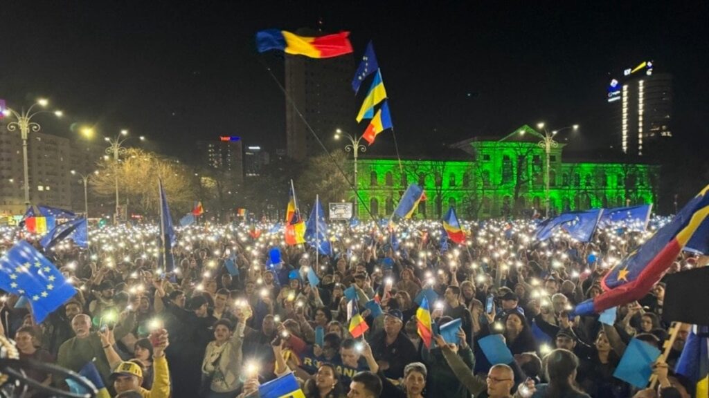 15,000人以上がVictoriei SquareのPro-eu Rallyに参加しています