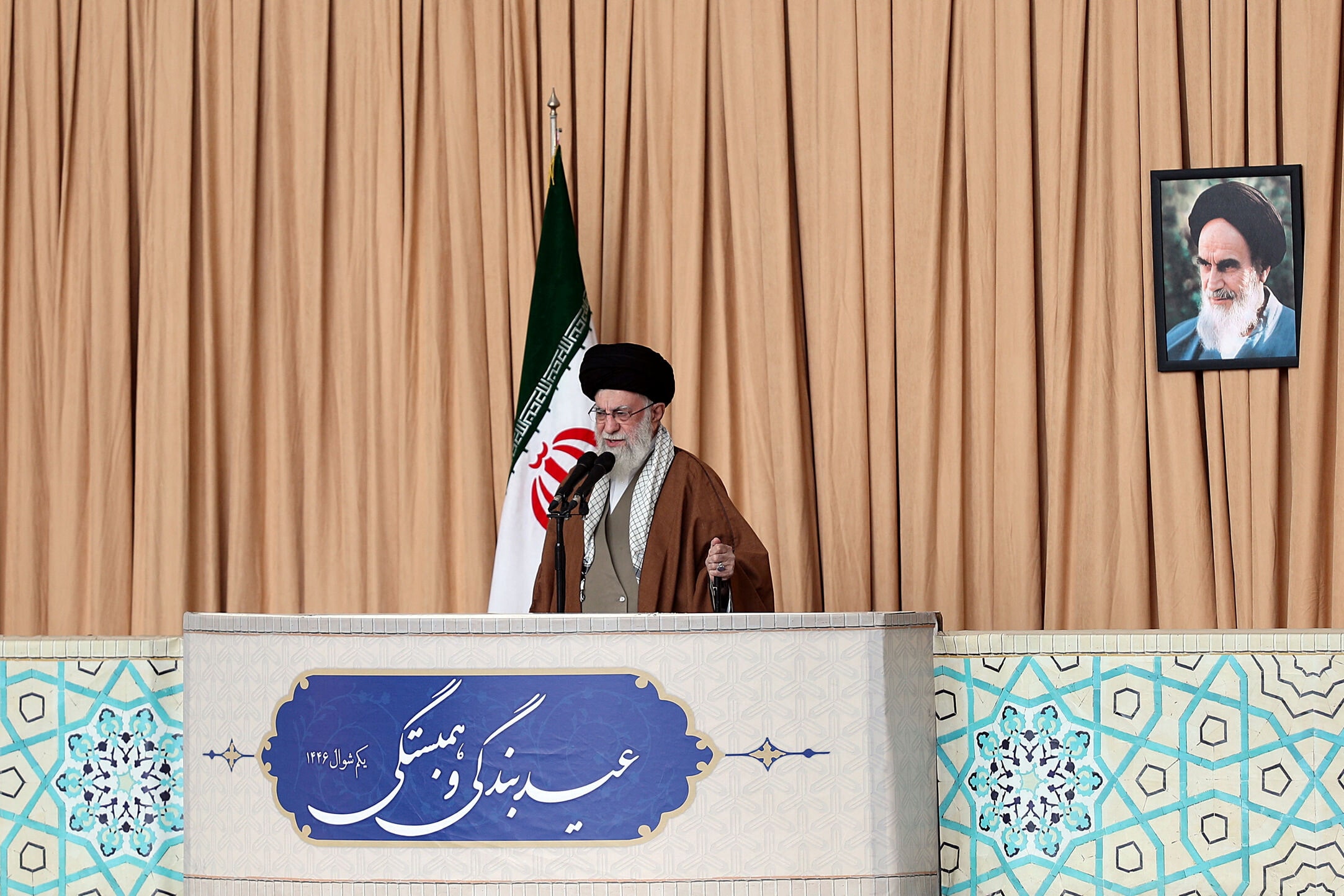 イラン最高指導者、トランプ氏の攻撃警告に反発　「強烈な報復」示唆