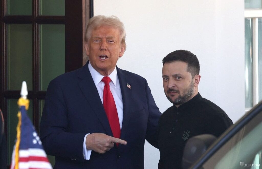 ゼレンスキーにトランプ「きょうはめかし込んできたな」御用記者「スーツ持ってるのかな(笑)」