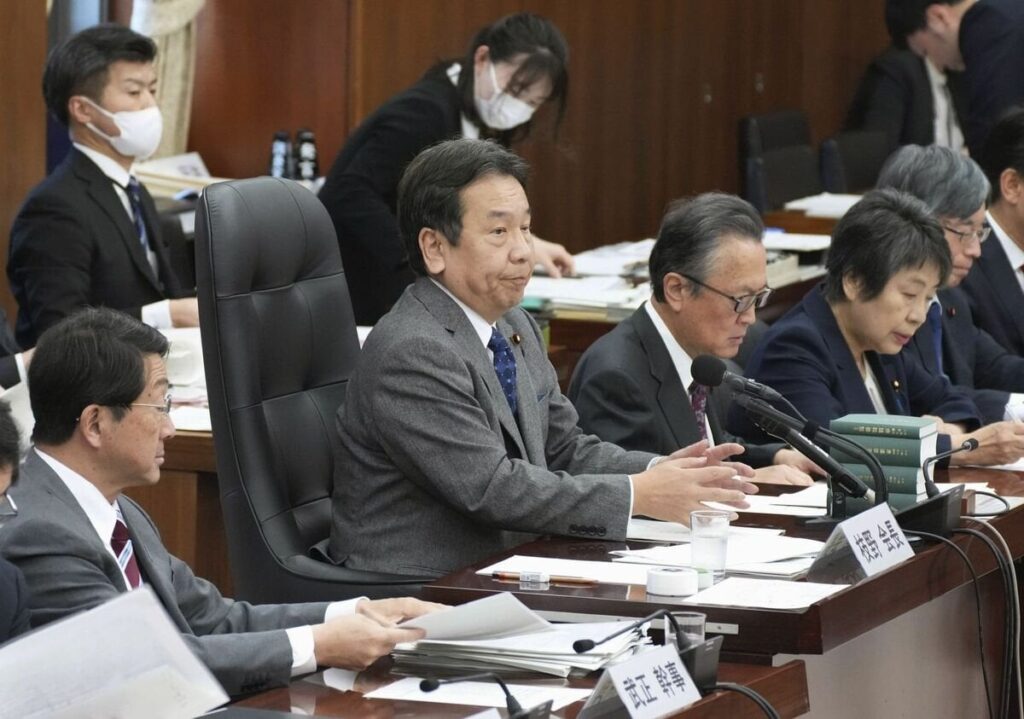 改憲派も護憲派も“悶絶”？自民から共産までもが警戒する、立憲・枝野憲法審会長の絶妙なテーマ設定 - 改憲発議実現で「安倍晋三的改憲」の終焉なるか