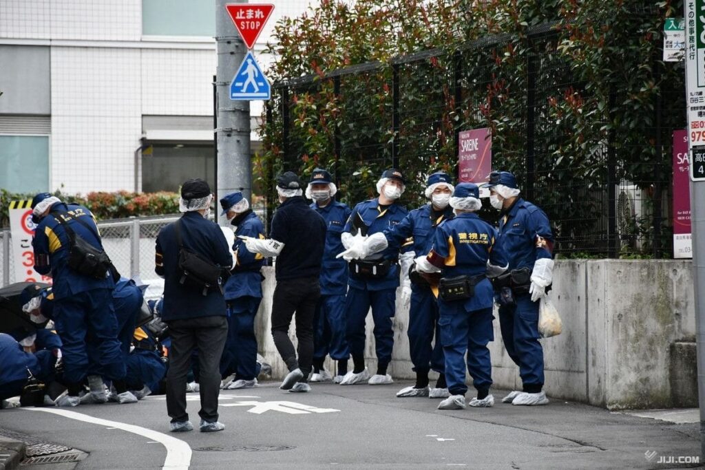 高田馬場で女性刺され死亡 男逮捕、ナイフ２本所持―ネットでライブ配信中か・警視庁