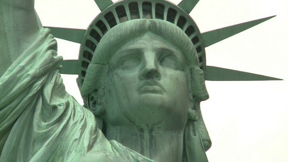 仏政治家「自由の女神像返せ」 米国はもはや価値観体現せず