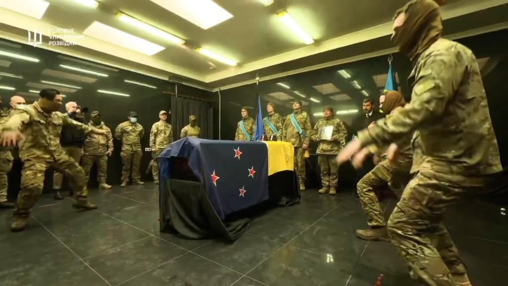 戦闘で亡くなった国際軍団ディウの兵士であるドミニク・アベレンは、キエフで表彰されました。 2025年3月