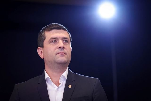 RADUMIRUţ（USR）：若い党である政治的に疲れた候補者の背後にあるエネルギーを動かすことはできません。 Antonescuは、政治のエネルギーのピークを通過した候補者です。