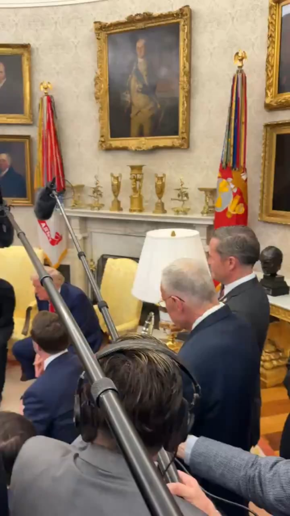 トランプ大統領とヴァンス副大統領は、ウクライナのゼレンスキー大統領と激しい議論を受けています。