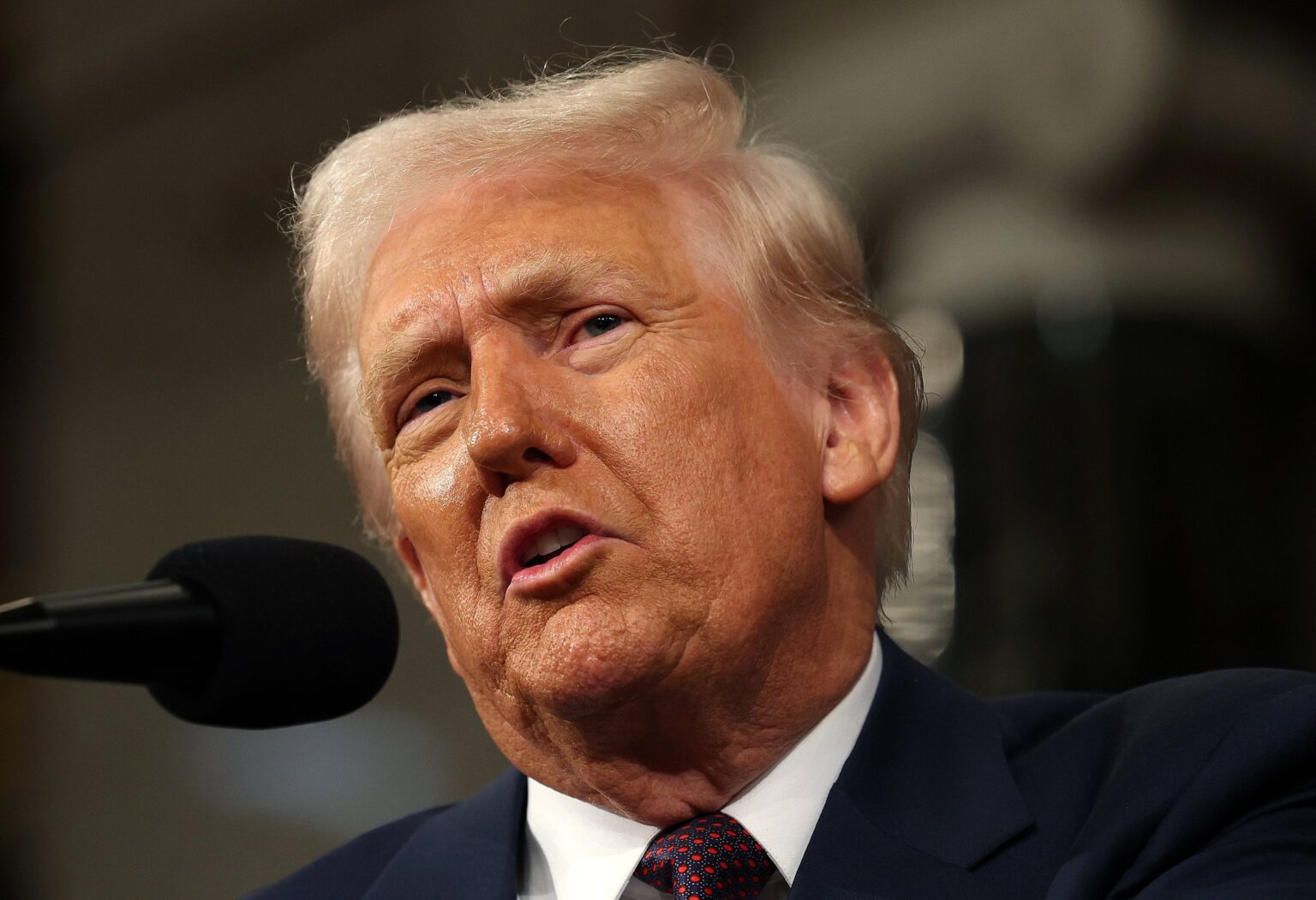 ドナルド・トランプの承認格付けは、別の世論調査で否定的になります