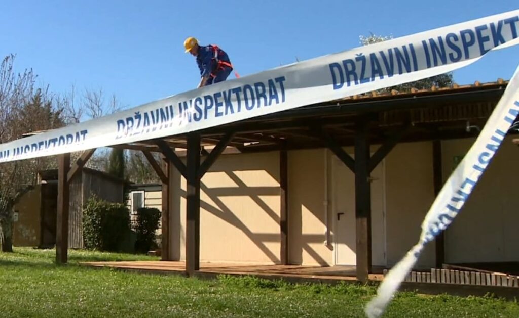 イストリアでは、今週、38の違法に建設された施設が取り壊されています - 州検査官：「イストリアの後、島が続きます！」