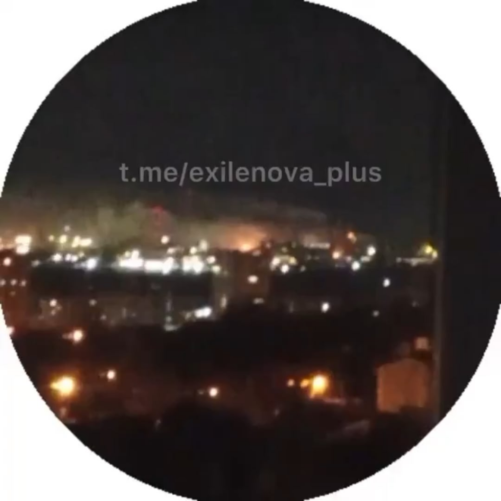ロシアのノボリペット冶金植物は、ウクライナの長距離ドローン攻撃の後に燃えています。地元住民によって撮影された余波。 2025年3月8日