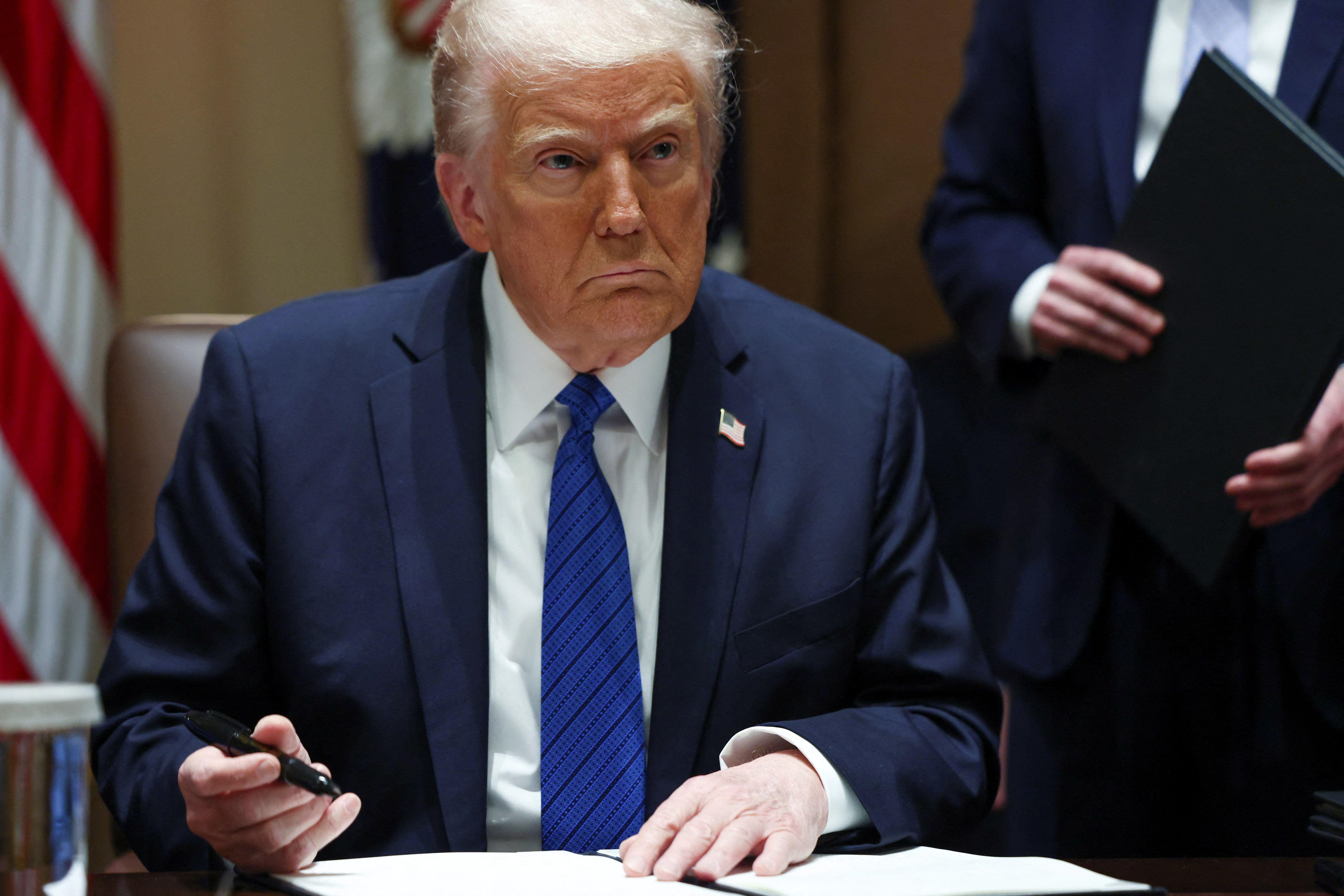 トランプ氏、輸入自動車に25％関税へ：識者はこうみる