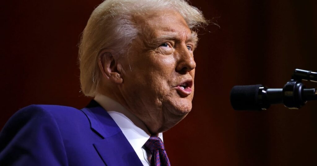 トランプは、最初の主要な演説でアメリカの問題を自分自身以外のすべての人を非難します