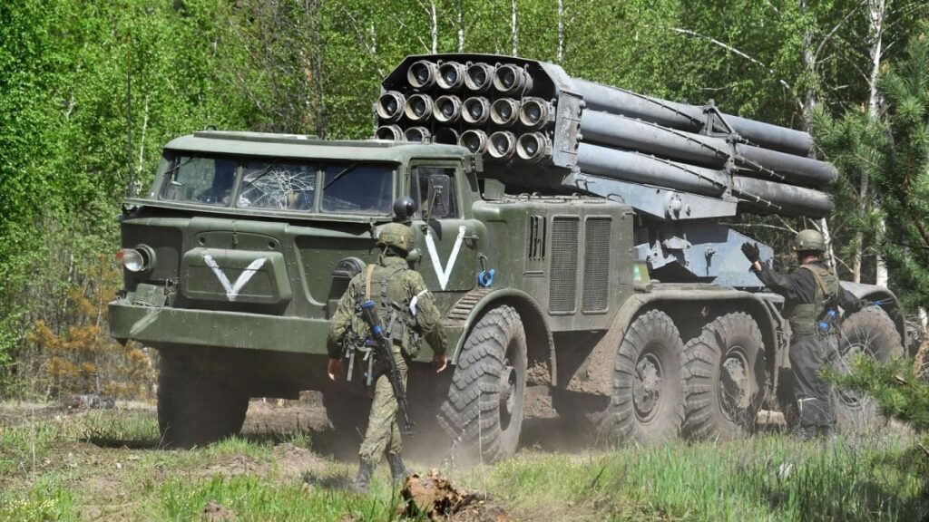 ウクライナの14番目のUSF連隊ガイドロシアのMLRに対するヒマーが攻撃する