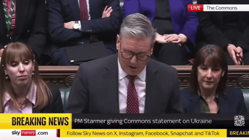 私はvy望から泣きます。ウクライナでの戦争に関する英国議会。ウクライナの隣にある明確な政府側の立場と彼らの隣に立っている野党。さて、高揚。