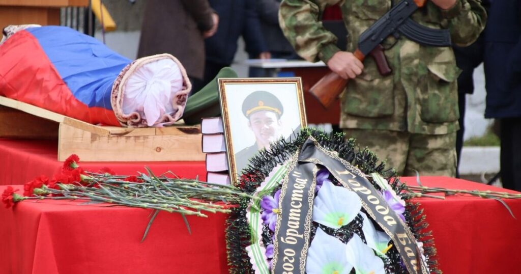 ハートレスプーチンブレイクは、2007年に生まれた兵士が18歳になってからわずか5週間後に死ぬので、若い徴兵は戦争に送られないことを約束します。