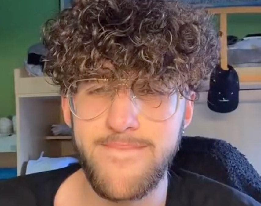 21 -YEAR -ELD TIKTOKER DAVIDE GARUFIが自殺しました：私たちは扇動のために自殺を調査します