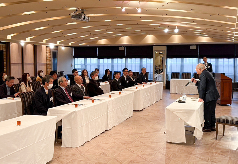 秋田県父母会就職懇談会・講演会を開催しました