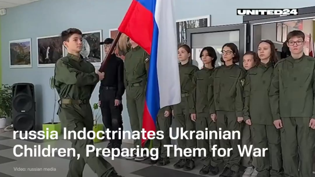 ロシアはウクライナの子供を誘napしているだけではありません。占領されたメリトポルのこの学校は、生徒のための軍事訓練を組織し、彼らを「祖国の将来の擁護者」と呼び、実際の故郷との戦争の準備をしています。