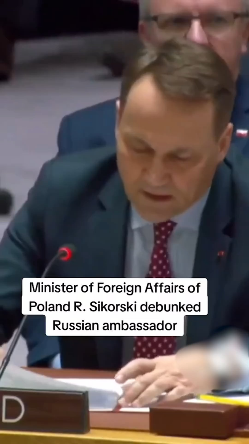 ポーランドの外務大臣ラドスラウ・シコルスキーは、ロシア国連代表のネベンツィアを彼自身の嘘に見事に突っ込んでいます。ポールは、本当の植民地人が誰であるかをよく知っています。