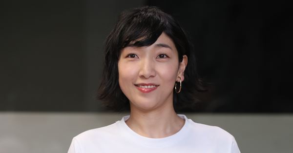 安藤サクラ アカデミー賞授賞式での石原さとみへの反応が“塩対応”と波紋も…テレビには映らなかった「真相」 - 女性自身