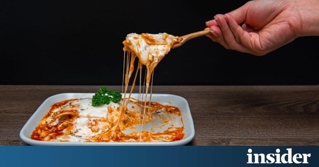 どの食品にワームパウダーが含まれているか。反応と課題