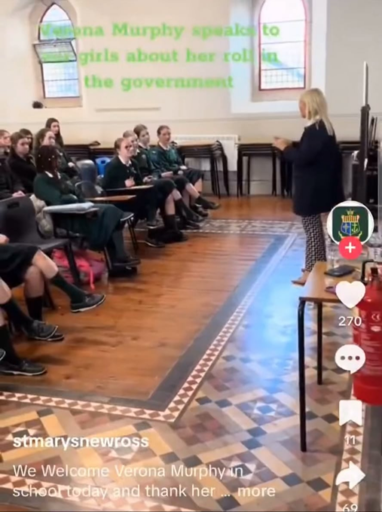 ここでは、Ceann Comhairleが問題がまだ調査されているときに学校の子供たちに自分の立場を訴えるのは適切ですか？