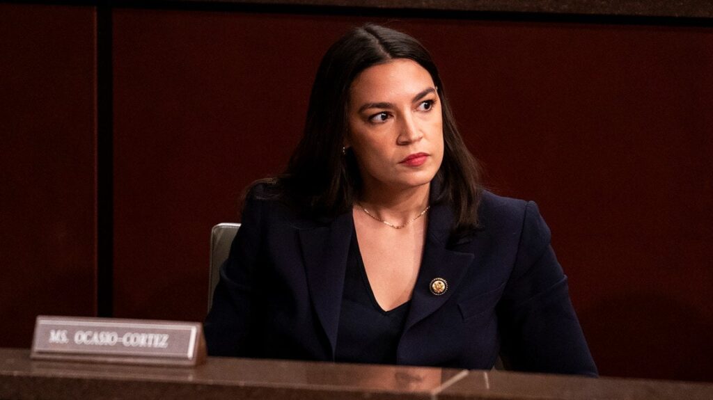 Ocasio-Cortezは、リーダーが「最もよく反映する」党の「コアバリュー」を「最もよく反映する」民主党の世論調査を率いる