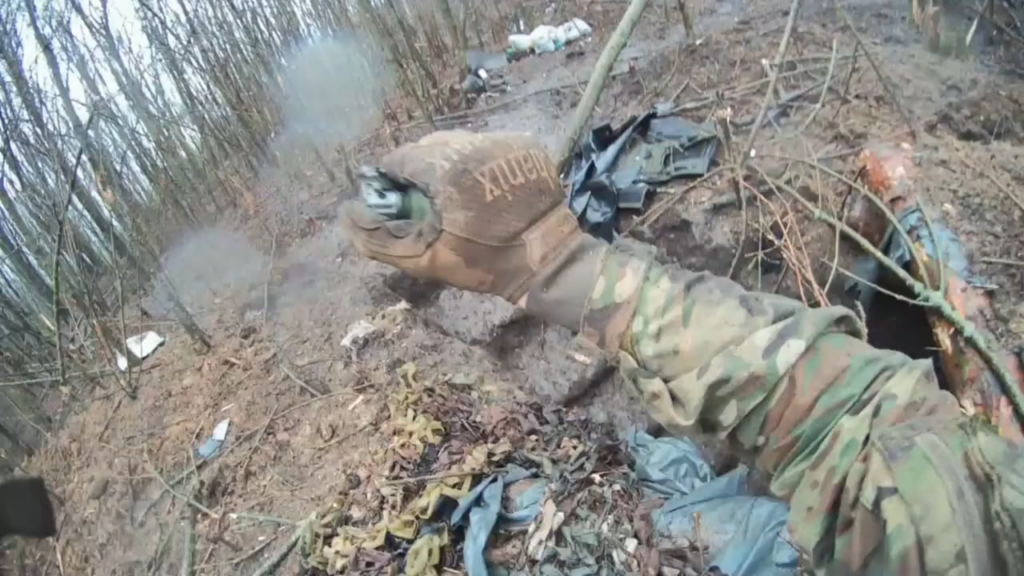 ウクライナのレンジャーは、クルスク地域での敵の地位に対する成功した襲撃を実施し、10人の敵軍を排除しました。特殊部隊はまた、トロフィーの武器やその他の装備を撮影しました。