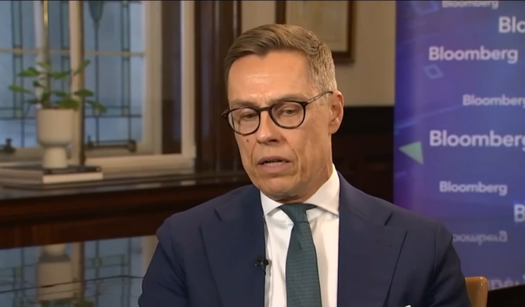 フィンランドのアレクサンダースタッブの大統領は、ウクライナのNATOの事実上のメンバーシップの可能性について語っています