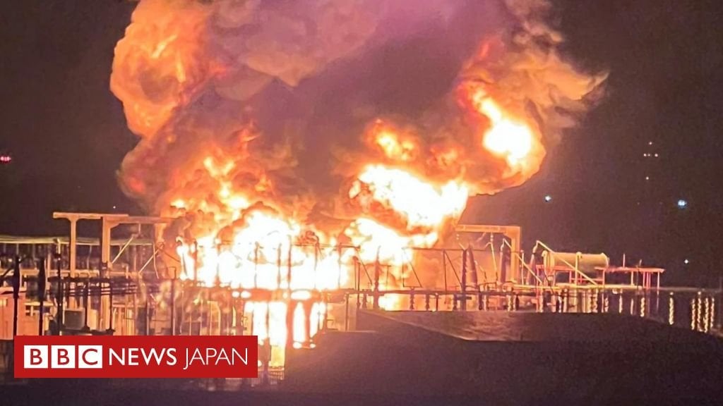 ロンドン・ヒースロー空港が終日閉鎖、欠航や行き先変更相次ぐ 近隣の変電所火災で停電