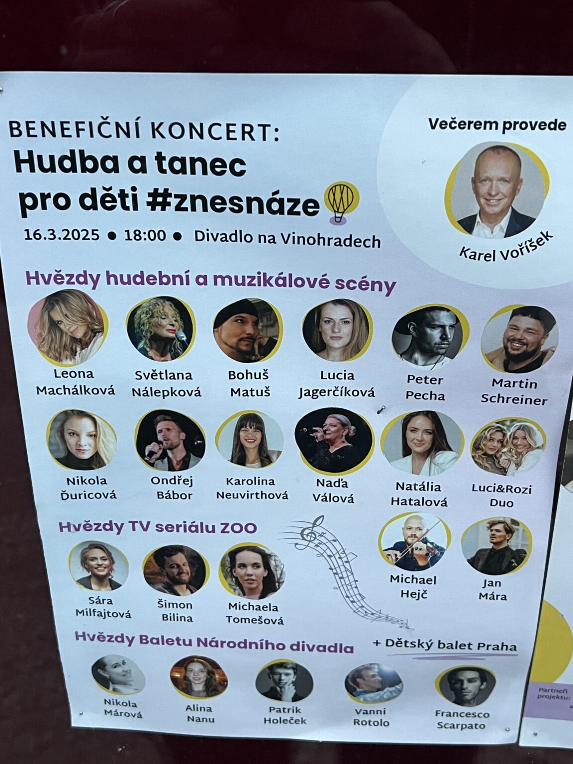 BohušMatušが子供向けのベネフィットコンサートで演奏したのは私にとって奇妙なことです。