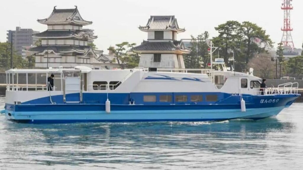 3000冊の本を載せて瀬戸内の島々を巡る「こども図書館船ほんのもり号」 4月24日運航開始【香川】