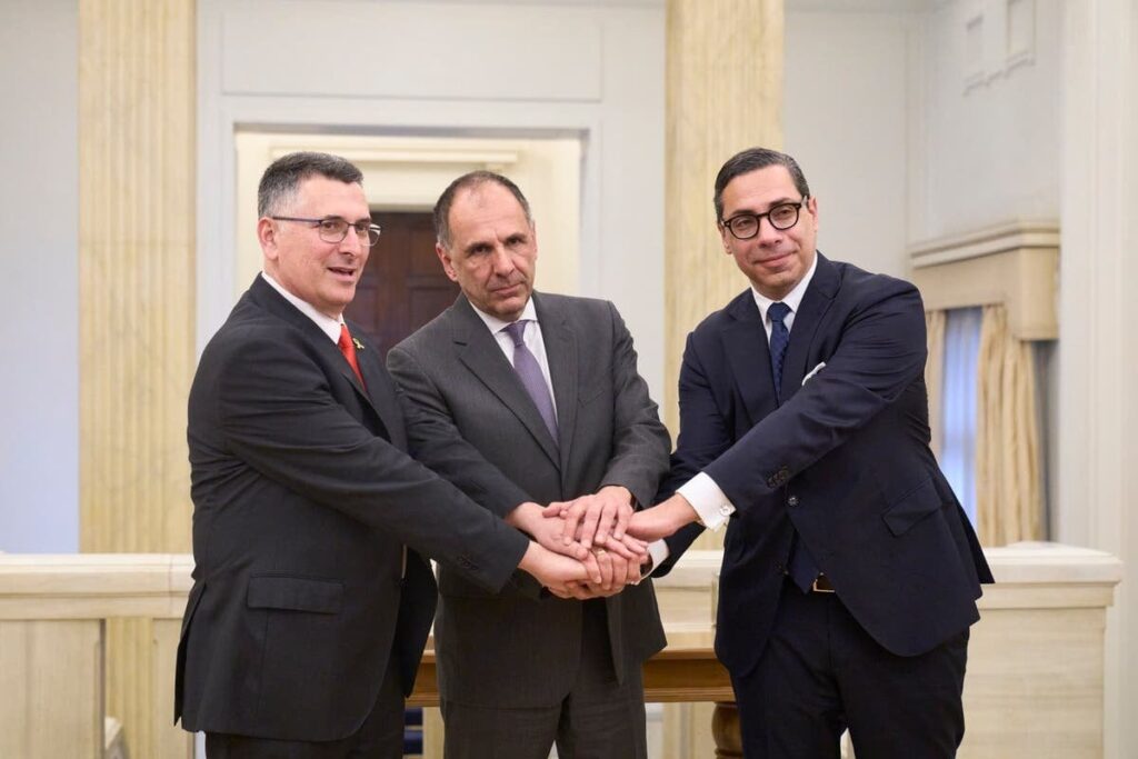 ギリシャは、野心的な地中海のパワーケーブルプロジェクトはset折にもかかわらず順調に進んでいると言います