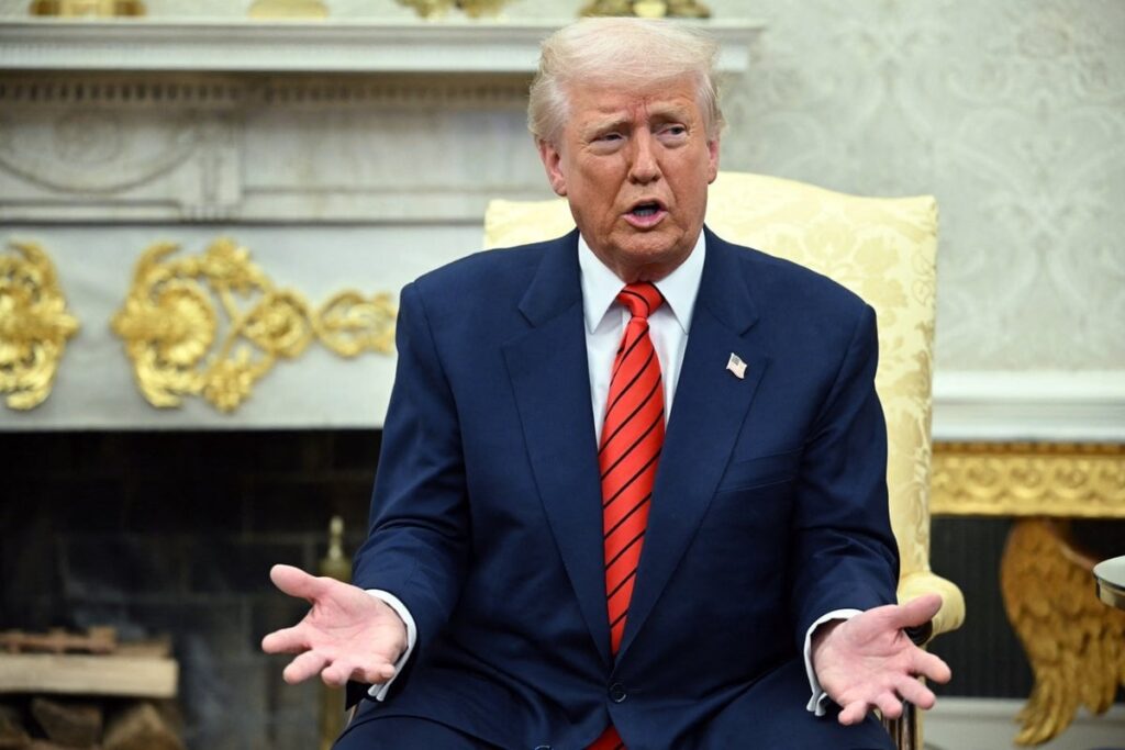 「彼はすべてについて水中にいます： 'Fox Newsのホストはトランプの承認投票を分解します