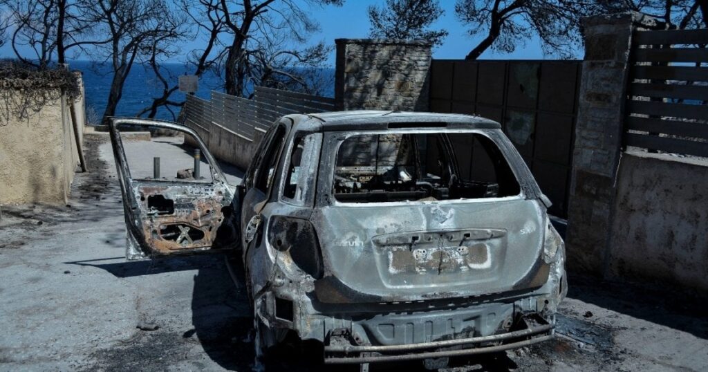 目の啓示：「犠牲者104歳以上、紛れもない死体を持つグループの墓があります」（VID）