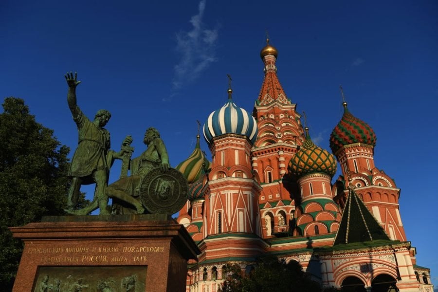 なぜ西はウクライナを助けるために凍結したロシアの資産を使用しないのですか？