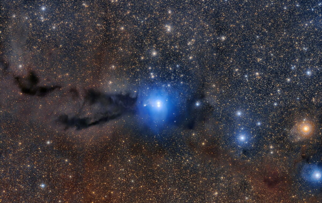 暗黒星雲と星形成領域「おおかみ座 3（Lupus 3）」【今日の宇宙画像】
