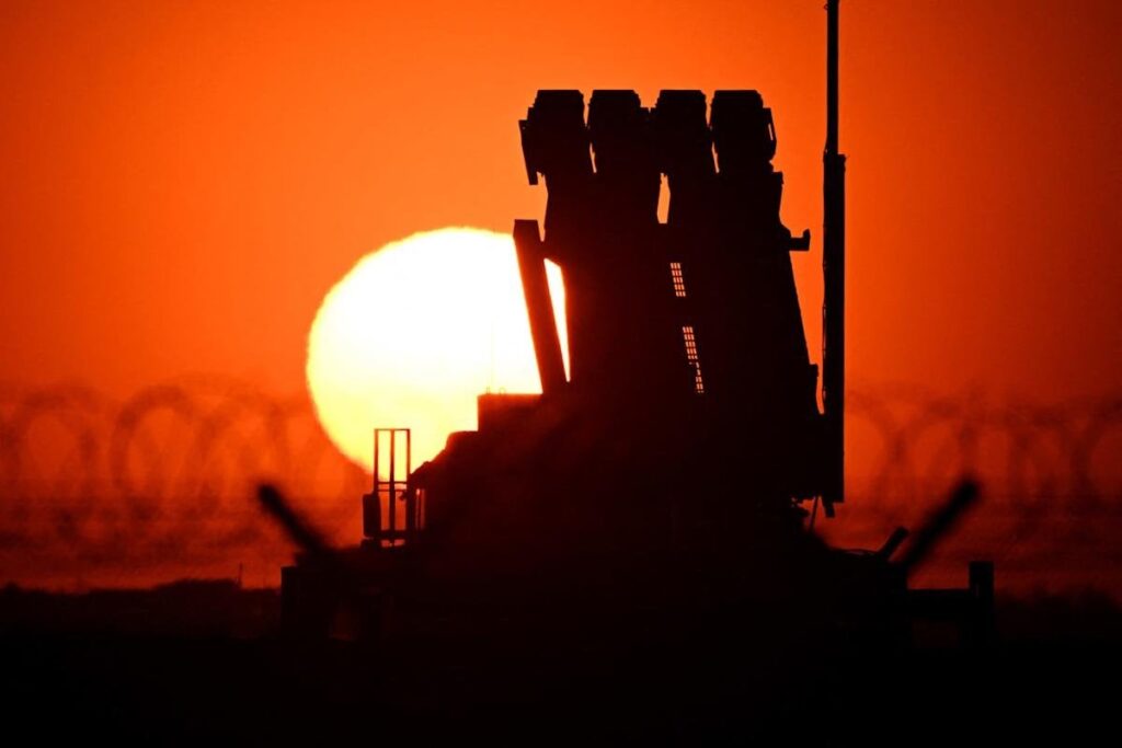 ポーランドの牙は、より大きなポーランド軍と核兵器の考慮を支持している